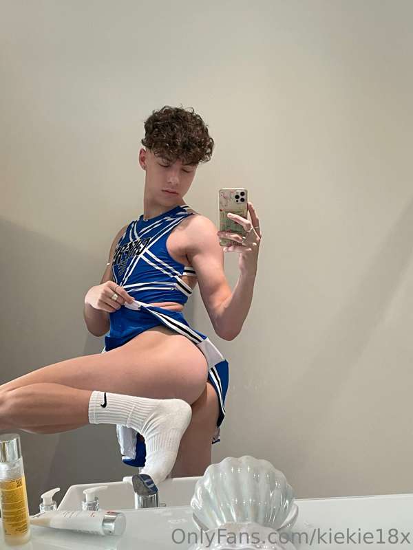 Cheerleader twink 😊🎉 9