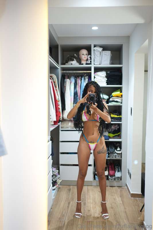 a sexy skinny girl 😍 am I your type?