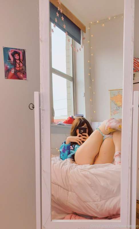hi my babes! hope everyone is staying happy and healthy ♡ 7