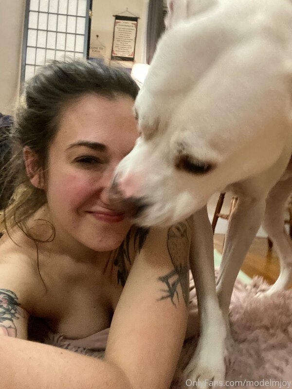 Two cozy pets. Nothing naughty here, just some snugs with my.. 5