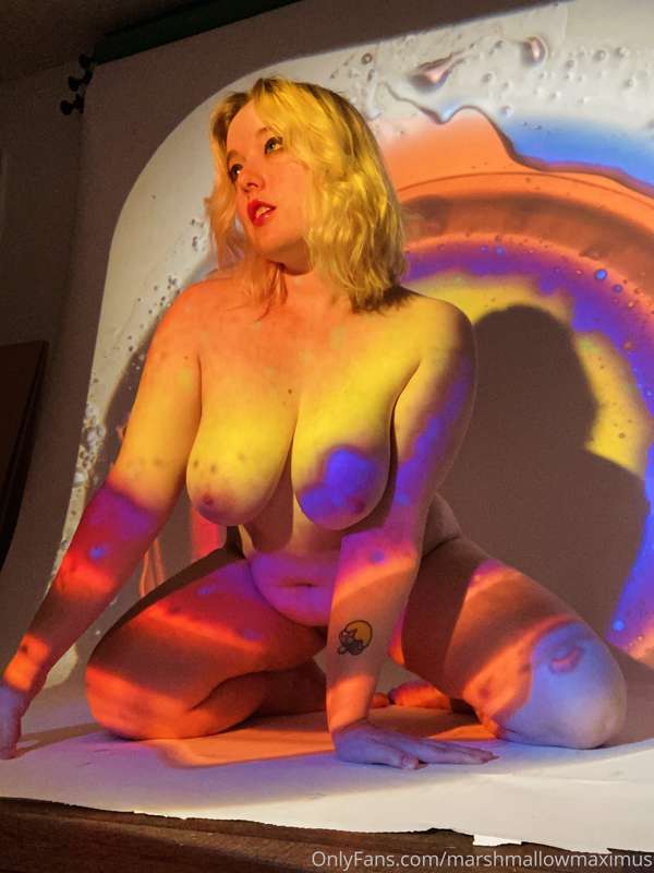 A trippy photoset is going to drop here tomorrow 👀🤪