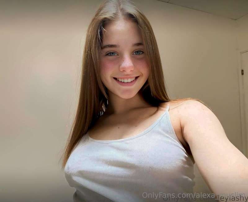 🔥𝐅𝐑𝐄𝐄🔥𝐅𝐑𝐄𝐄🔥𝐅𝐑𝐄𝐄🔥This innocent cutie @leylashy loves to ride ..