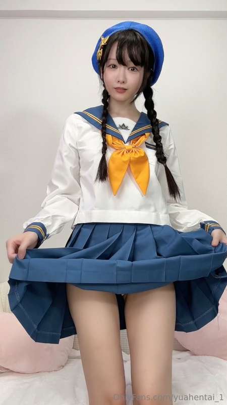 Braids JK💙💛
I still love JK cosplay🏫❣️
Isn't that cute?😍

Fi.. 2