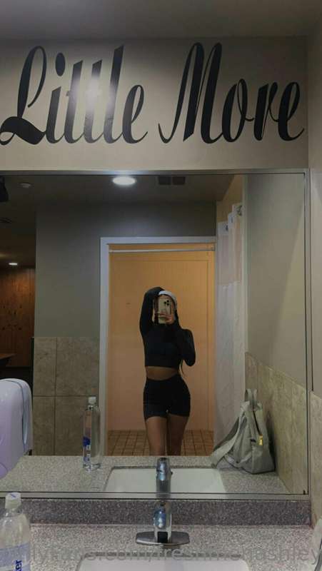 wanna be my GYM buddy?🥰