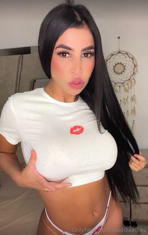 Maddiekinky - Onlyfans - 01 May, 2025