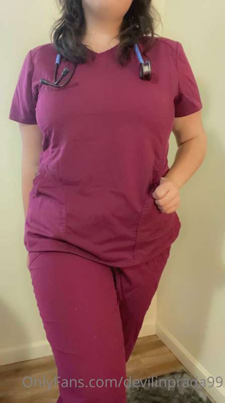 Celebrating passing finals with new scrubs 🖤