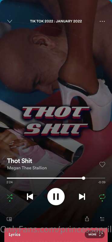 *Todays bop* 💸💅🏻✨