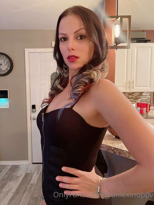 Did you know my sister does onlyfans too ??? Check her out @.. 2