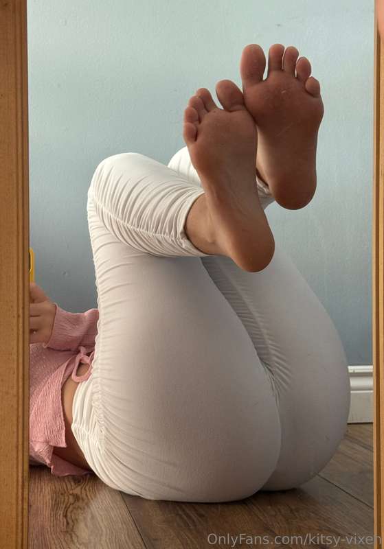 Will you eat my ass in this position? 🍑👅 2