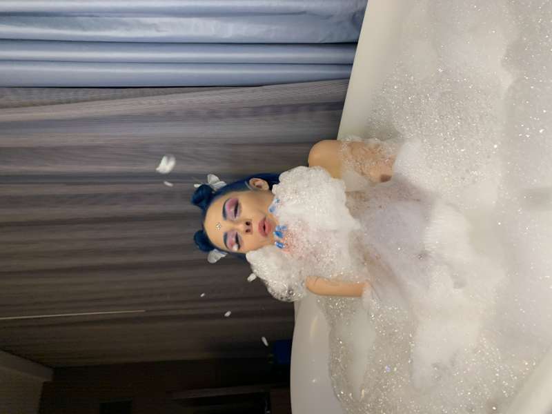 Having fun in the bath~ also I’ve been trying to upload my v.. 3