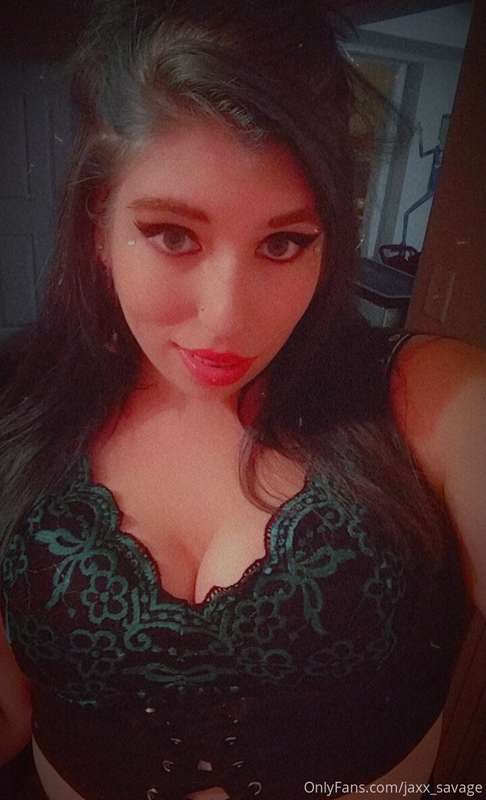 Helloween vibes 🖤🎃🧹🦇 Some pictures feature the beautiful sex.. 1