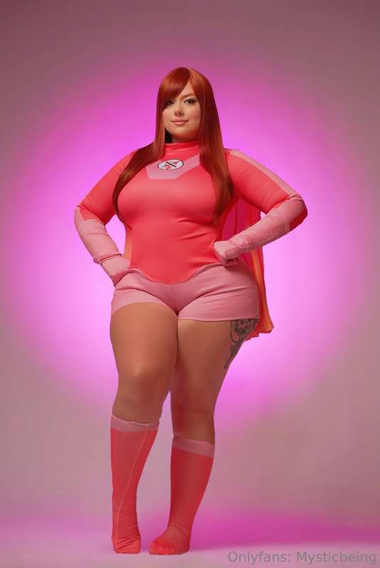 Cosplaying as the thick version of Atom Eve from Invincible!..