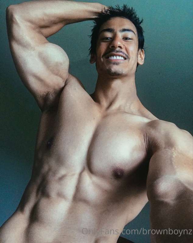 😊😀😬😅