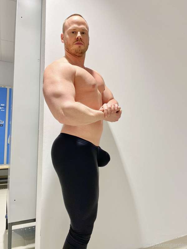 The shape of a man.. Present form. 💪🏼