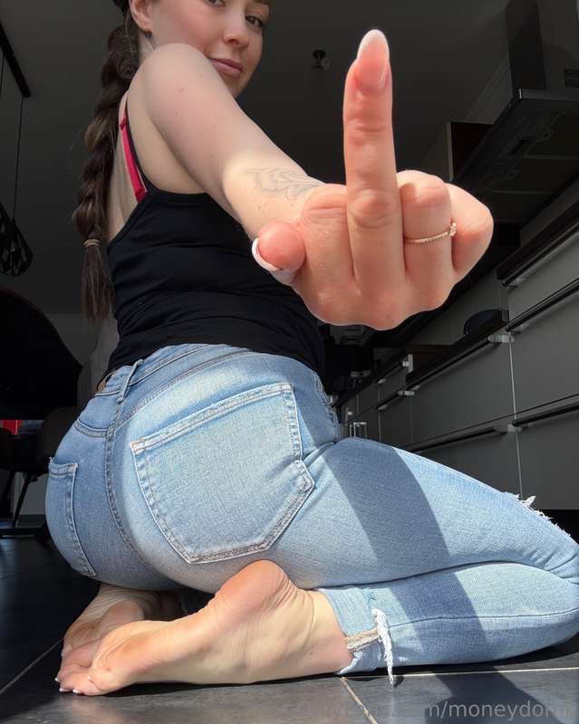 Sogar mein Mittelfinger macht dich geiler als deine Frau 😆