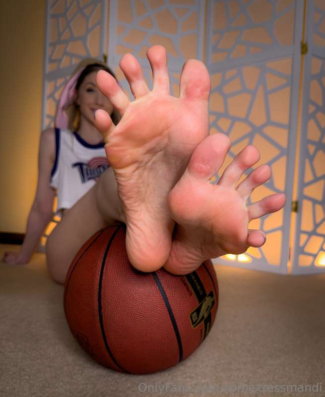My feet are propped up and ready to be worshiped 🤭 What are .. 9