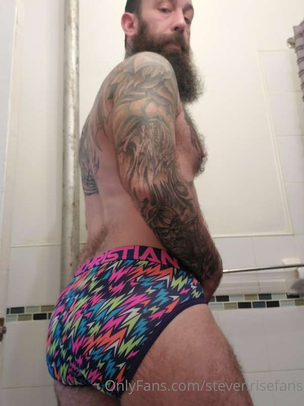 New pair of undies, what do you think? Front or back? 1