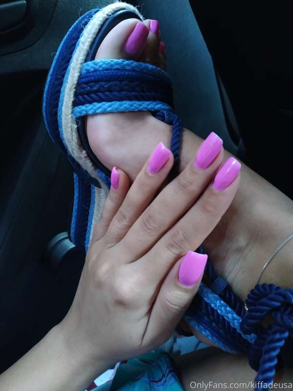 I just did these pics. This pink nails got perfect with thes.. 3