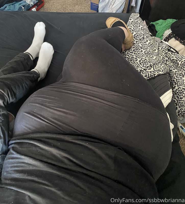 My massive body next to someone who’s 190 pounds. I’m very r..