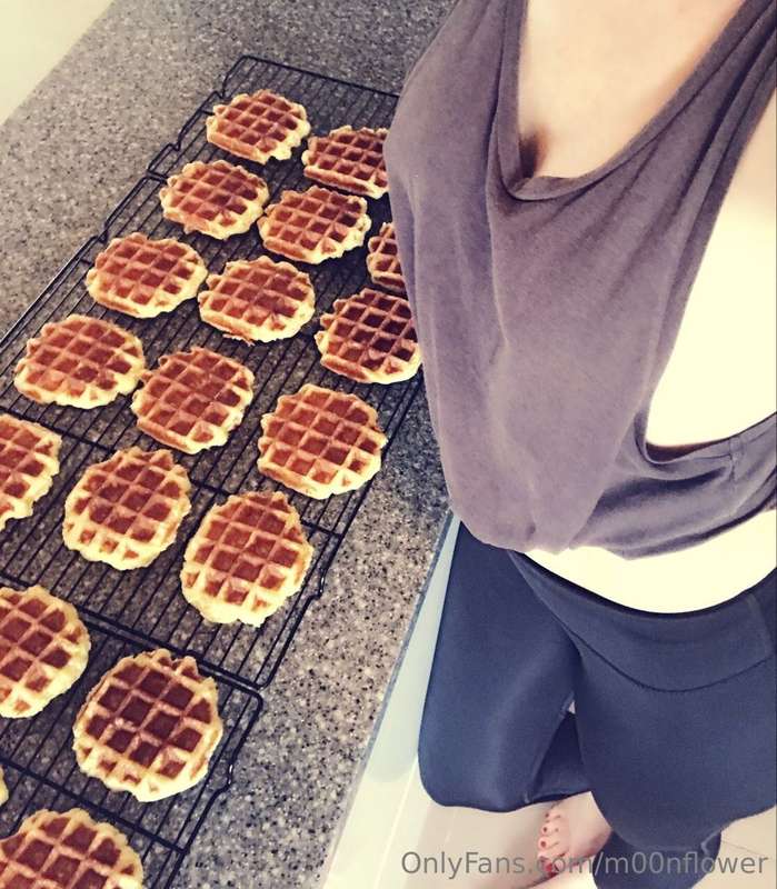 Hosting 20 kids is no joke! 🙈 Thank goodness for waffles! 🧇