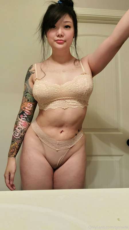 Took alot of photos today! Nude and non nude:3 
[Non nude] c.. 11