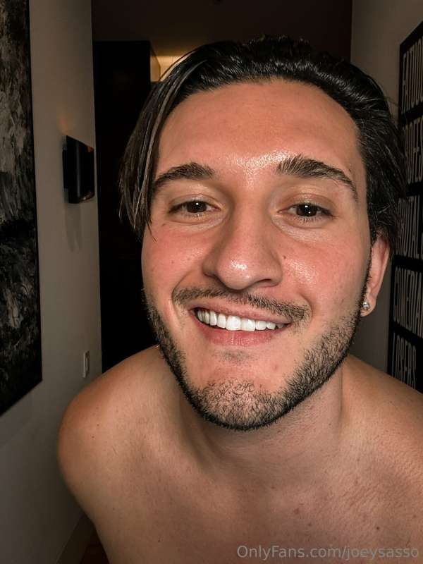 Give me your best pick up line 😏