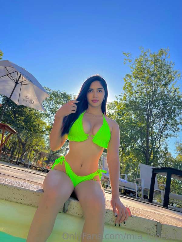 Mia_Lopez69 - Onlyfans - 05 Sep, 2023