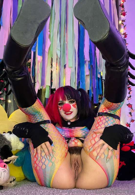 Wanna be my ring master? 🤡🩷 I’ll do whatever you say 😏 1