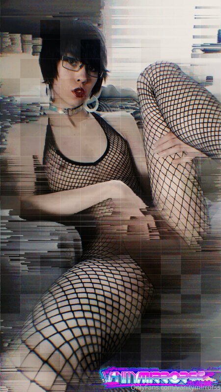 FISHNETS:THE_REVENGE
13 Pictures
1 Video 5
