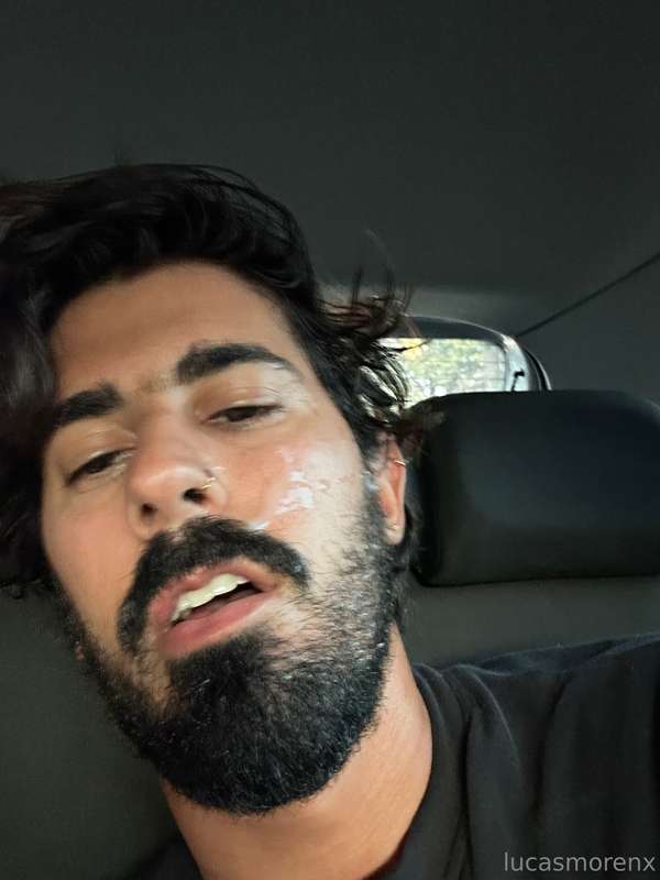 sucking dick in a car 🥵