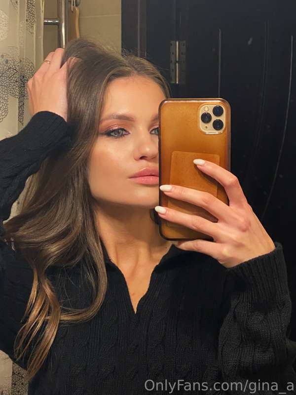Maybe I should take a naked selfie for you?💕💕