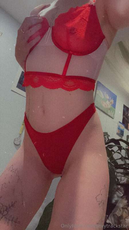 Who wants some of this ass? 🍑  Just ripe enough for biting 😘.. 2