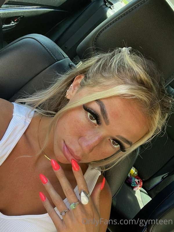 I need to be fucked right now... So let's put that hard cock..