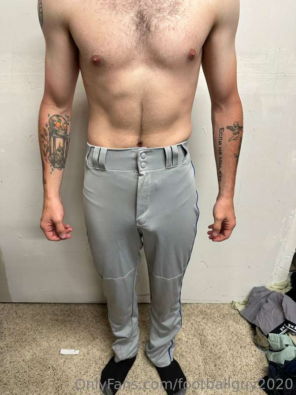 Or do I look better in baseball pants? 2