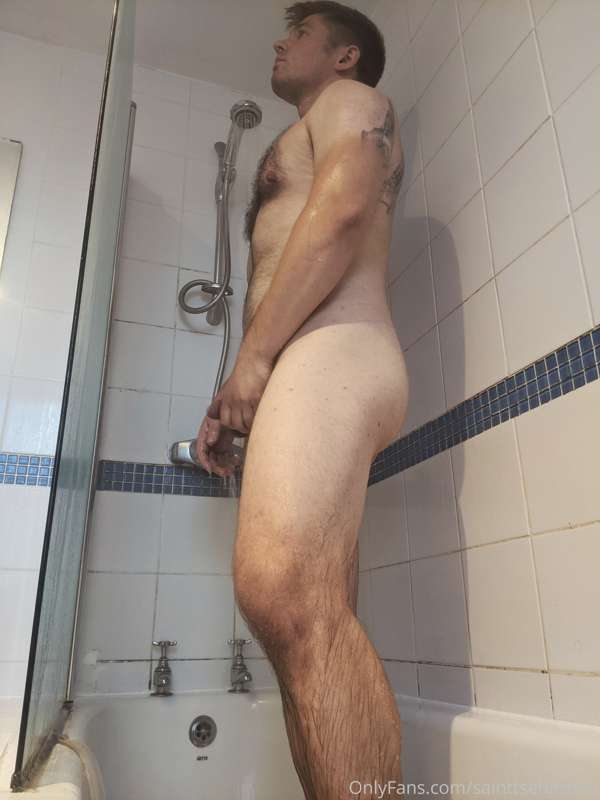 Showering at a friend's 👌