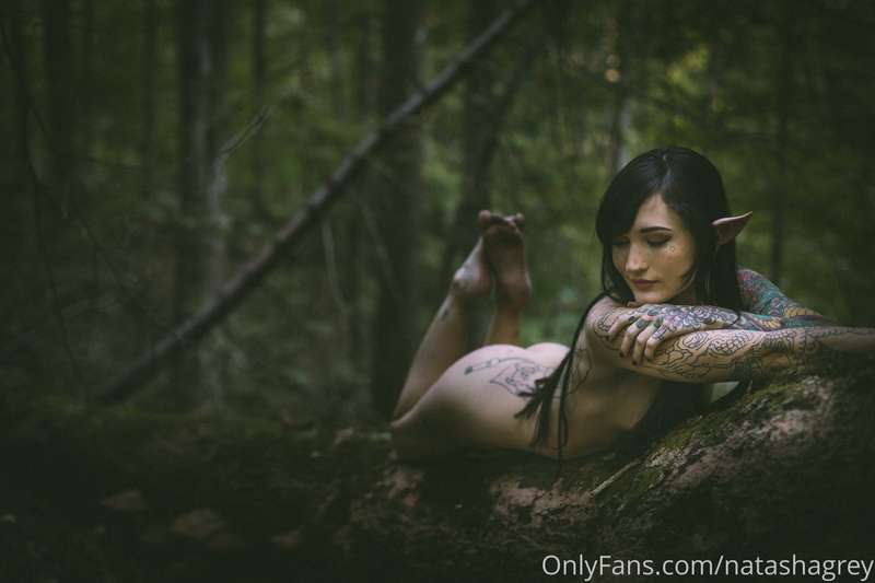 Little elf girl <3 I love doing shoots outside! 5