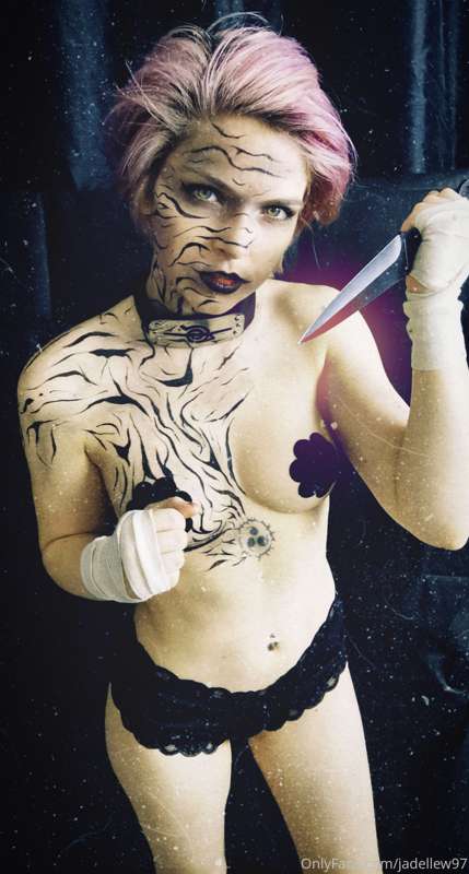 Sneak peak into what cosplays and stuff I will be doing next.. 2