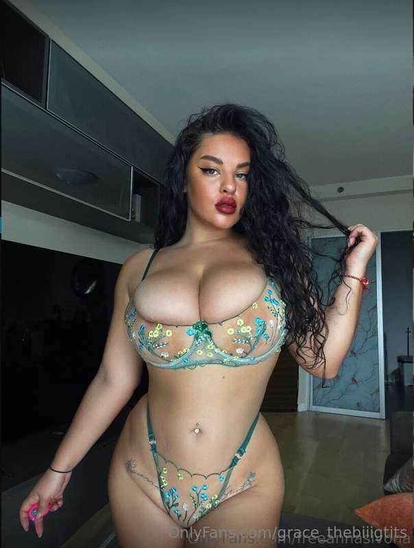 CUTE FACE AND BIG TITS @freeannasivona 🍊😍🍊@freeannasivona @f..