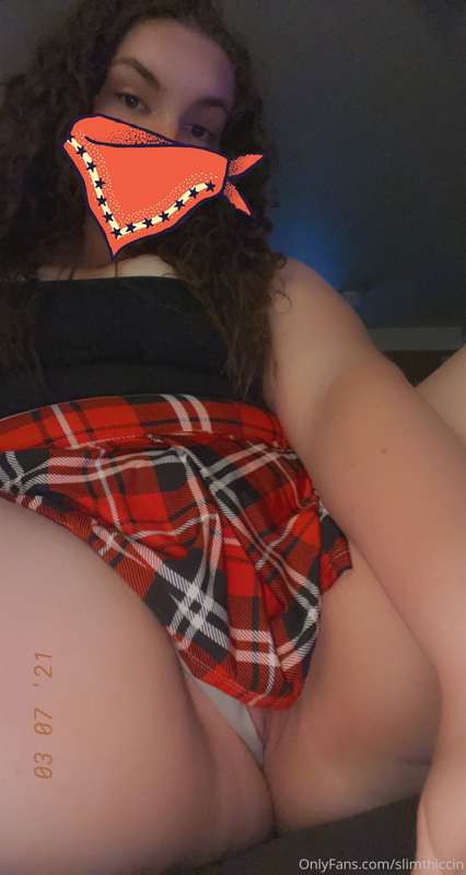 My pussy looks good in this skirt