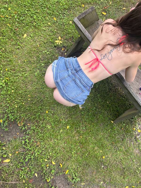 Bust one all over my face after you bend me over this bench😝.. 5