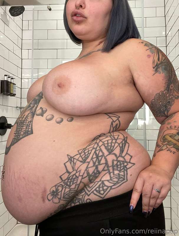 I took some hot belly pics in October 2022 🥵 I forget how bi.. 2