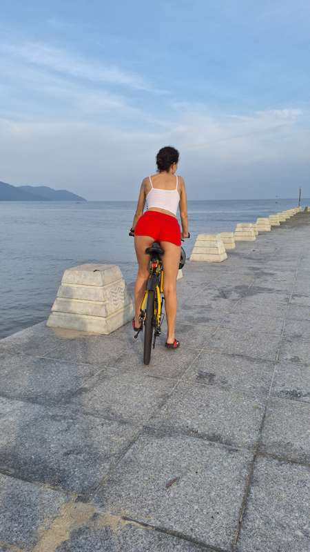 Short sexy photoset at the beach 🚲🌴🤩  I was riding bycicle. .. 7