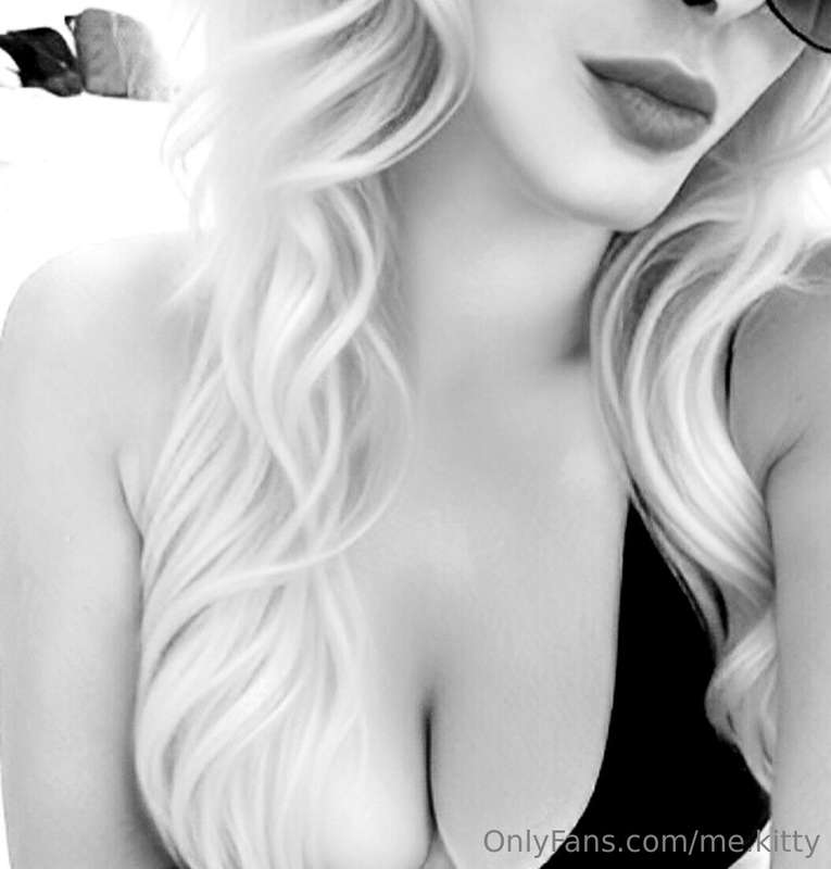 Sooo hot 🥵#slavicwomen #onlyfansgirl #blondhair 