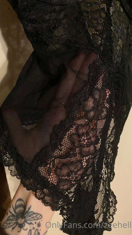 just took a 10 photo set wearing this lace bodysuit!! i'll p.. 2