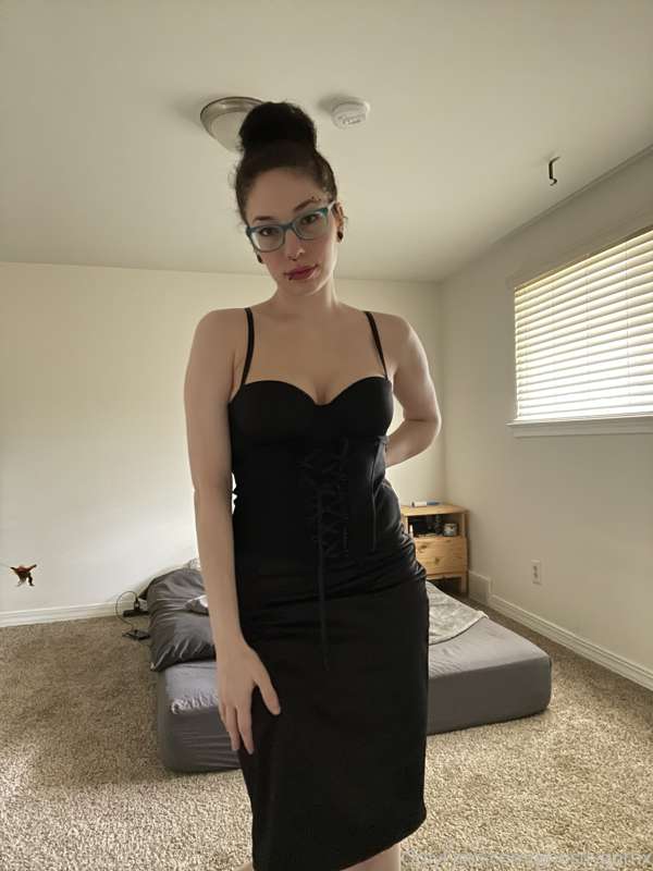 What would you do if I worked under you and dressed like thi.. 8
