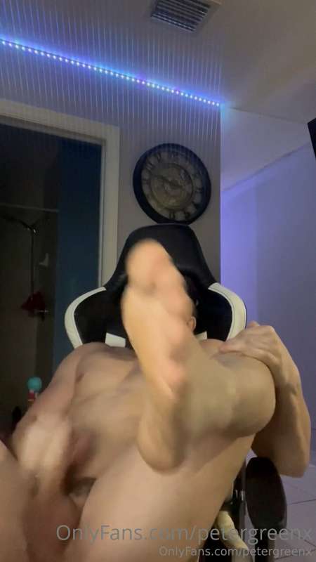 Solo Jack OFF! I had some time alone and decided to jack off.. 1