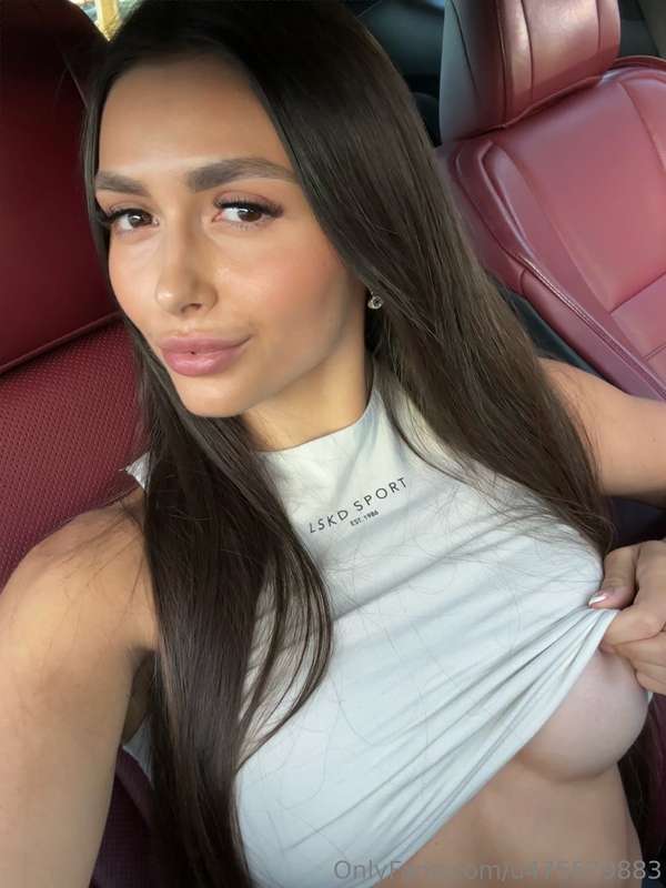 does this make u horny??😊🤭