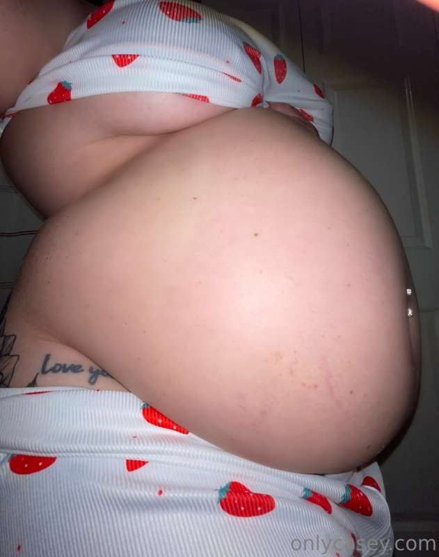 Annnnnd we’ve got another new stretchie 😍🙈🥵🐷 okay okay, they.. 5
