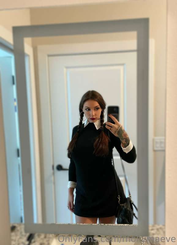 More Wednesday pics 🖤