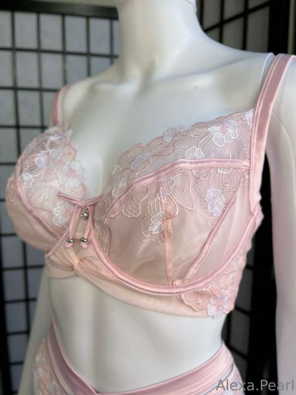 Just went though my whole daily worn bras collection and whe.. 13